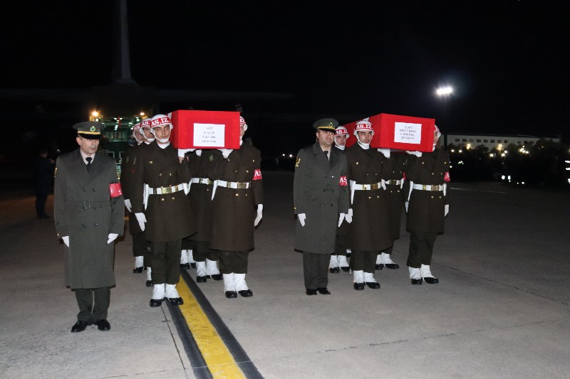 İdlip'de şehit düşen iki askerin naaşı Tekirdağ'a getirildi 4