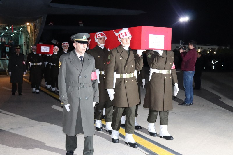 İdlip'de şehit düşen iki askerin naaşı Tekirdağ'a getirildi 10