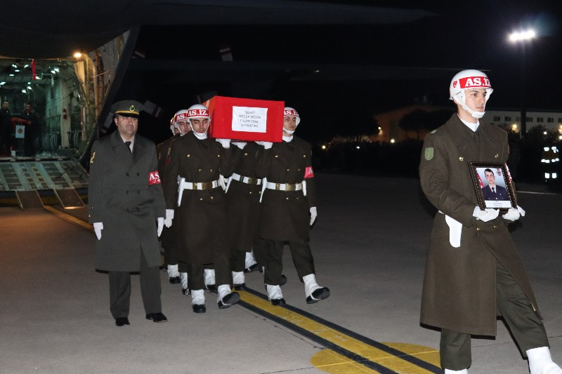 İdlip'de şehit düşen iki askerin naaşı Tekirdağ'a getirildi 3