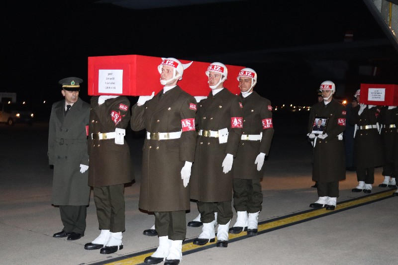 İdlip'de şehit düşen iki askerin naaşı Tekirdağ'a getirildi 2
