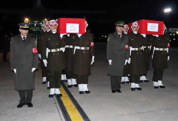 İdlip'de şehit düşen iki askerin naaşı Tekirdağ'a getirildi 7