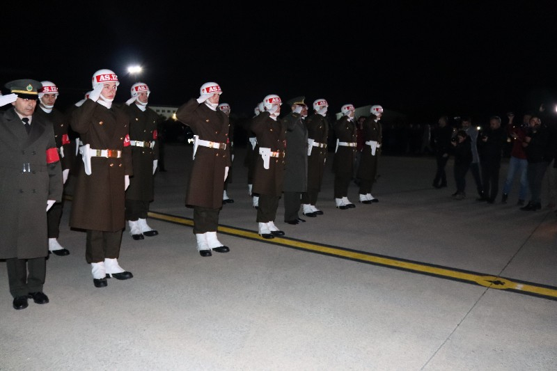 İdlip'de şehit düşen iki askerin naaşı Tekirdağ'a getirildi 12