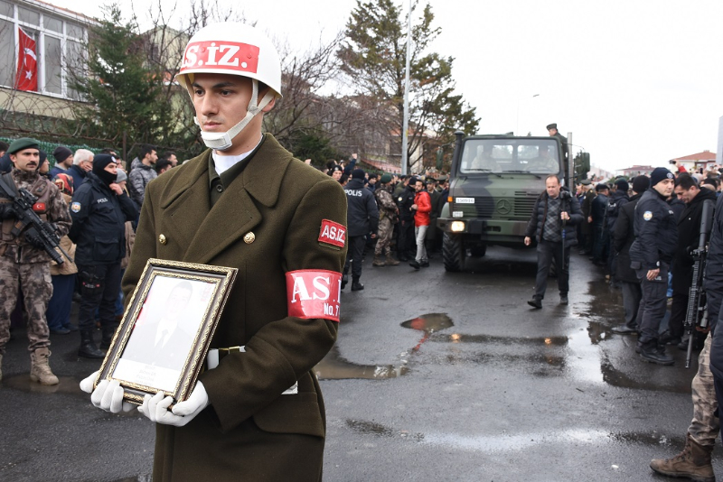 İdlib şehidi Uzman Onbaşı Birhan Er, son yolculuğuna uğurlandı 2