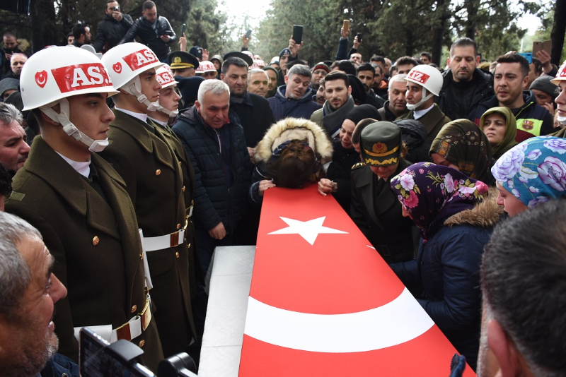 İdlib şehidi Uzman Onbaşı Birhan Er, son yolculuğuna uğurlandı 4