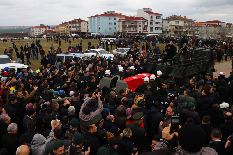 İdlib şehidi Uzman Onbaşı Recep Bekir son yolculuğuna uğurlandı 1