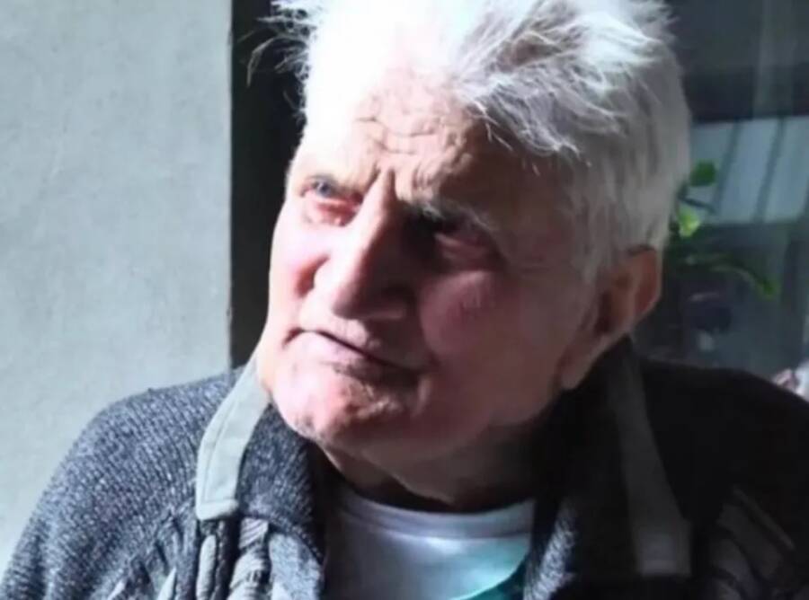 30 Yıl Sonra Aynı Kıyafetlerle Evine Geri Döndü! 3