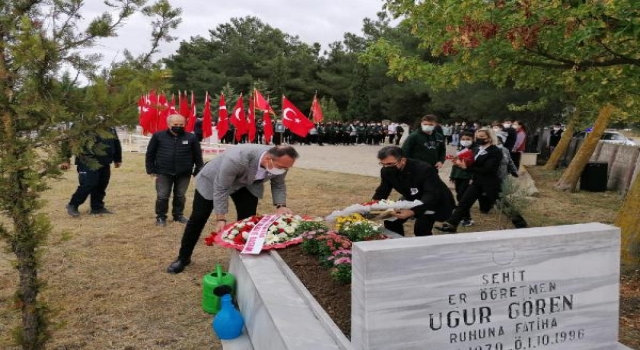 Şehit öğretmen Uğur Gören, kabri başında anıldı