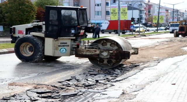 Edirne’de sağanak, ev ve iş yerlerinde su baskınlarına neden oldu (2)