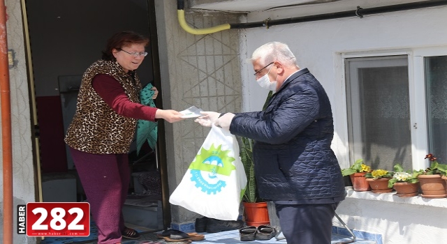 Başkan Yüksel Maske Dağıtmaya Devam Ediyor