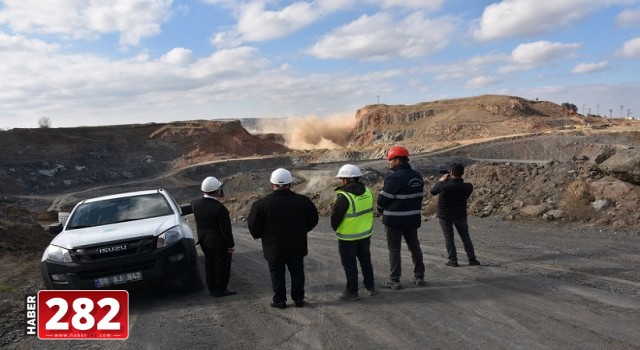 HACIKÖY TAŞ OCAĞINDA İLK KEZ PATLATMALI ÜRETİM YAPILDI
