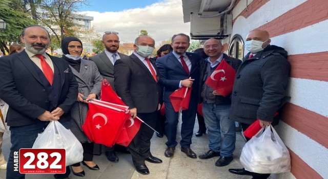 Mestan Özcan: “Cumhuriyetimizin yıl dönümü coşkusunu, hemşehrilerimizle birlikte yaşadık.”
