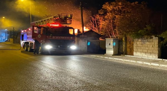 İpsala’da metruk evde yangın