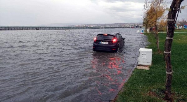 Tekirdağ’da fırtına nedeniyle feribot seferleri iptal edildi(2)