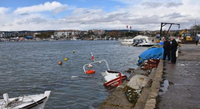 Tekirdağ’da fırtına; Çorlu’da eğitim uçuşları iptal (2)