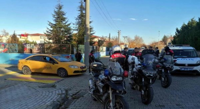 Lüleburgaz’da üzerlerinde uyuşturucu bulunan 2 kişi gözaltında
