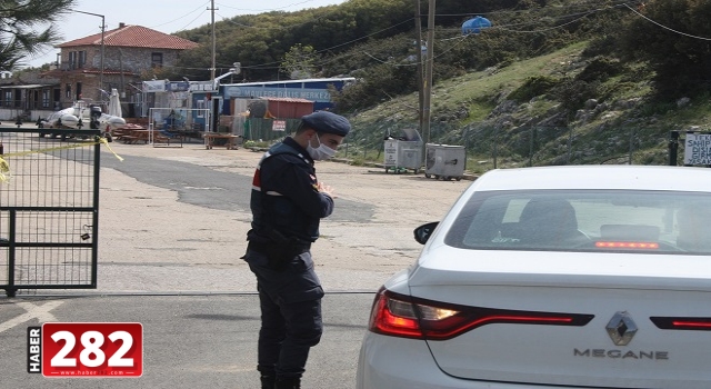 Sahillerde jandarma denetimlerini sürdürüyor