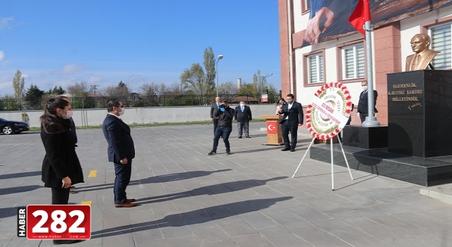 Ergene’de 23 Nisan Ulusal Egemenlik ve Çocuk Bayramı Çelen Sunma Töreni Yapıldı