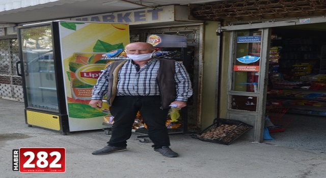 Tekirdağ'da bir hayırsever, bakkalın veresiye defterindeki borçları ödedi