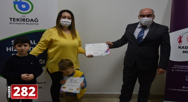 ÇOCUK ETKİNLİKLERİ GRUBU VE KADIN ÇALIŞMALARI ATÖLYELERİNİN KATILIMCILARINA SERTİFİKALARI VERİLDİ