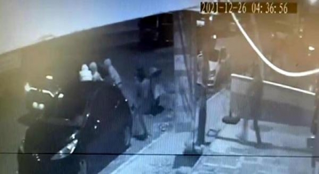 Cep telefonu ve bilgisayar hırsızlığı şüphelileri kamerada