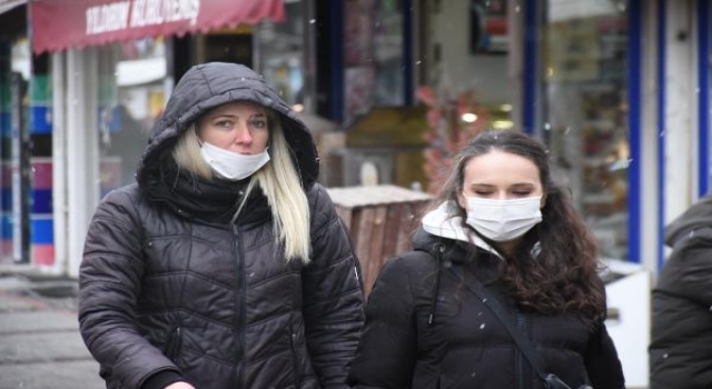 Edirne’de beklenen kar yağışı başladı