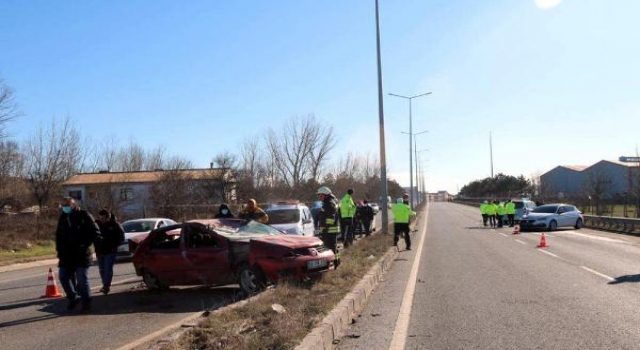 Babasından habersiz aldığı otomobille kaza yaptı: 1’i çocuk, 5 yaralı