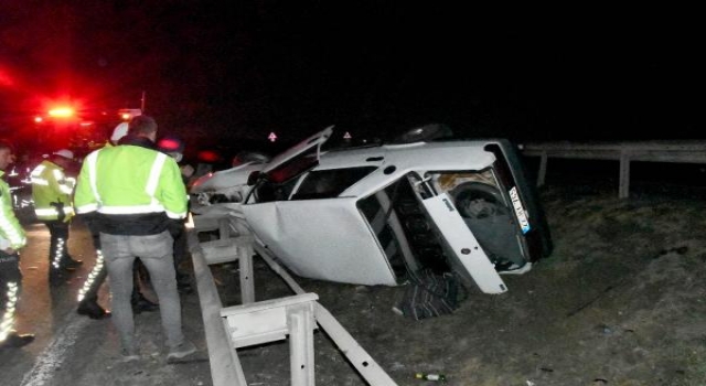 Tekirdağ’da takla atan otomobil, bariyere çarptı: 2 yaralı 