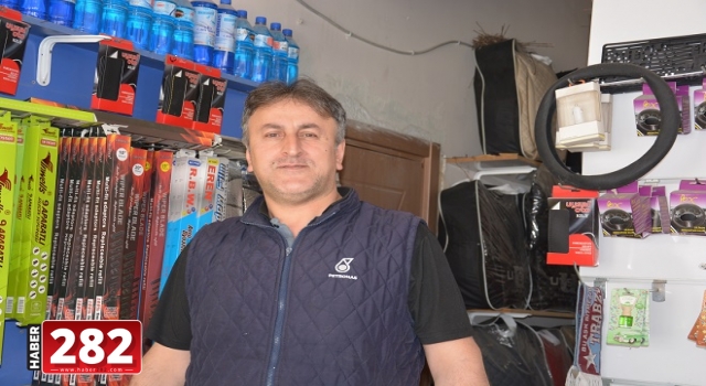 Tekirdağ'da esnaf, kumru yuvasını bozmamak için koltuk kılıfını satmadı