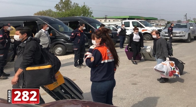 Edirne'de gözetim süresi dolan 19 kişi evlerine gönderildi