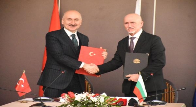 Bakan Karaismailoğlu, Bulgar mevkidaşı tarafından tampon bölgede karşılandı(2)