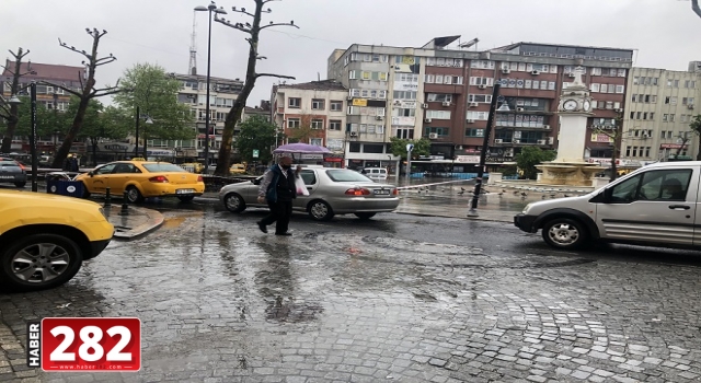 Çorlu'da sağanak etkili oluyor
