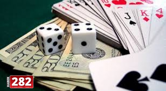 Bağ evinde kumar oynayan 16 kişiye yaklaşık 70 bin lira ceza uygulandı