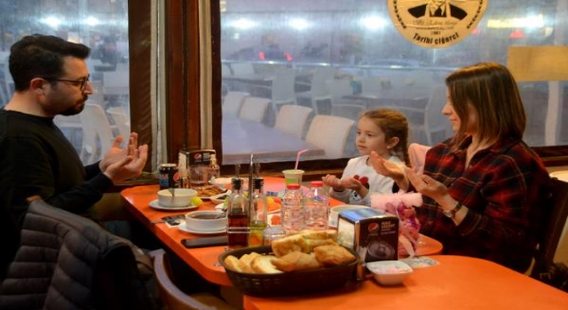 Ramazan’ın ilk gününde en geç iftarı, Edirneliler yaptı