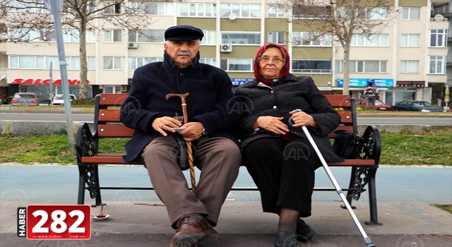Kır düğününde başlayan aşklarını 56 yıllık evlilikle taçlandırdılar