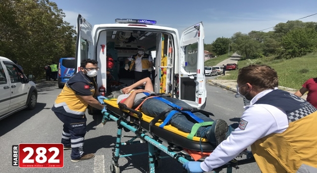 İstanbul-Çerkezköy yolunda iki otomobilin çarpışması sonucu 4 kişi yaralandı