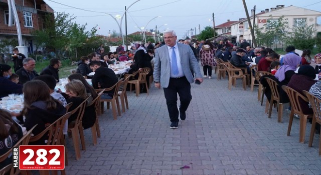 Sevgi Sofrası Vakıflar Mahallesi’nde kuruldu