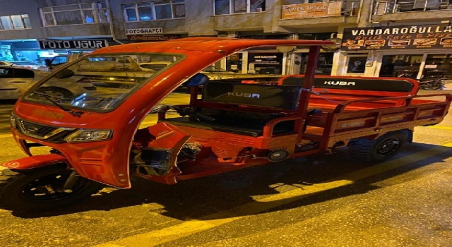 Triportörde yüksek sesle müzik dinleyip, havaya ateş açan 5 kişiye gözaltı