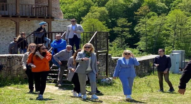 Bakan Ersoy’un eşi, Kırklareli’de tarihi ve turistik yerleri ziyaret etti