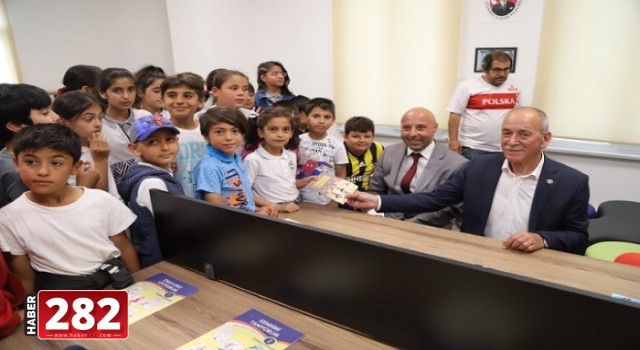 ATATÜRK GÖNÜLLERİ VE İSMET ATA KÜTÜPHANESİ HİZMETE AÇILDI