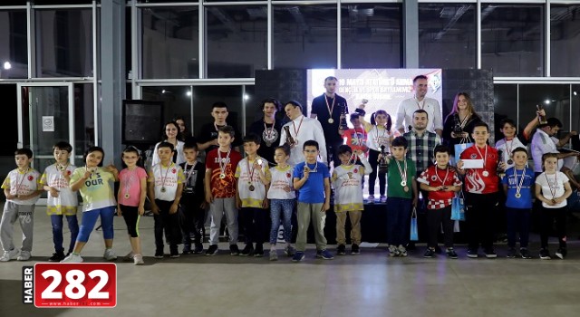 11. GELENEKSEL SATRANÇ TURNUVASI SONA ERDİ