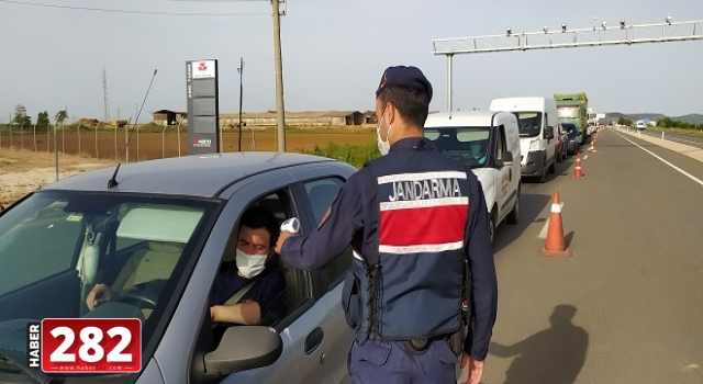 Tekirdağ'dan Keşan'a gidenler araç kuyrukları oluşturdu