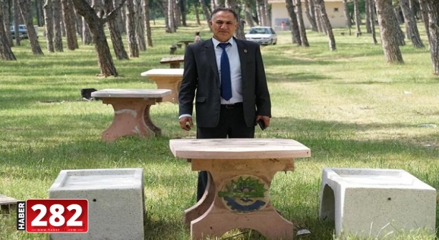 Ulaş Çamlık Mesire Alanındaki piknik masaları yenilendi