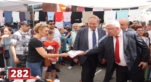 Başkan Yüksel semt pazarında vatandaşları dinledi