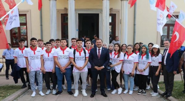 Tekirdağ’da öğrenciler, esnaf ile turistler arasında tercümanlık yapacak