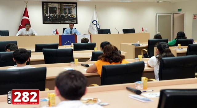 Çocuk Meclisi'nin Yeni Üyeleri Bir Araya Geldi