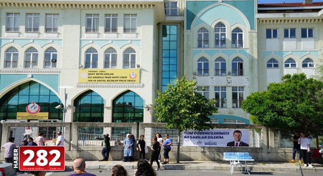 ÖĞRENCİLER YKS SINAVINDA TER DÖKTÜ