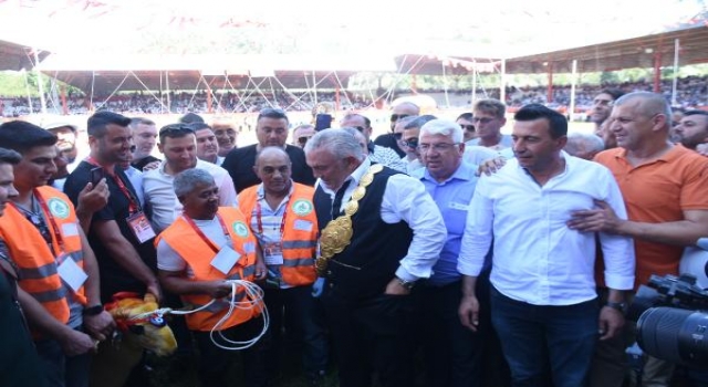 Kırkpınar’da, ihalede 4 milyon 22 bin lira veren Selim 14’üncü kez ağa oldu