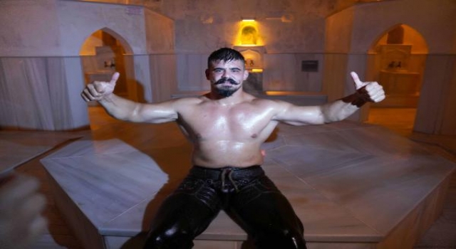 Kırkpınar başpehlivanı Şimşek, hamam ritüelini bozmadı