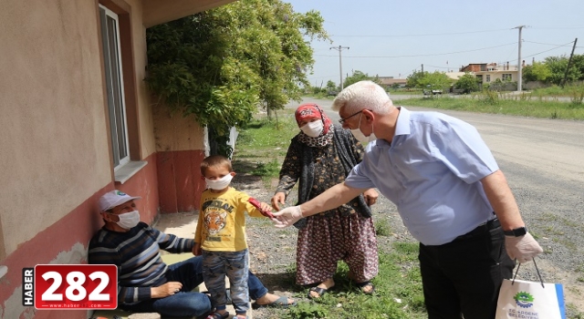 Başkan Yüksel Kırkgöz ve Esenler Mahallelerinde Kapı Kapı Gezerek Maske Dağıttı