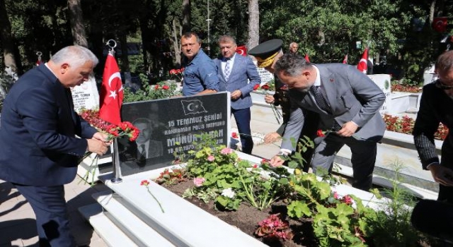 Trakya’da 15 Temmuz Demokrasi ve Milli Birlik Günü’nde şehit kabirleri ziyaret edildi
